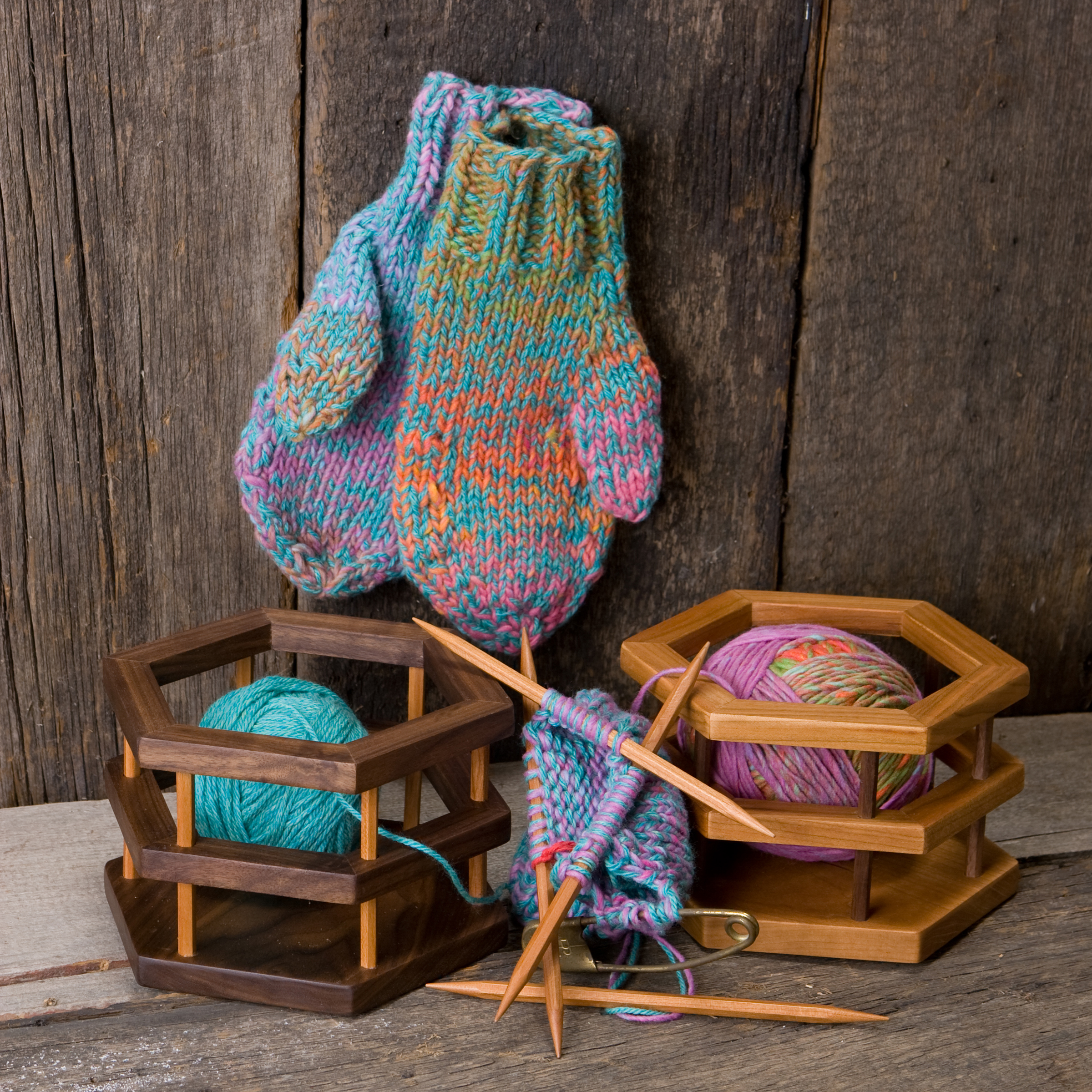  OBANGONG Wooden Yarn Bowl Holder,Round Knitting Yarn